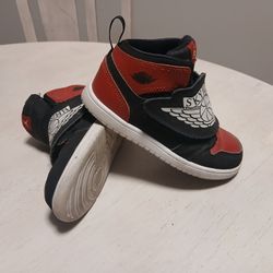 Sky Jordan 1 "Bred"