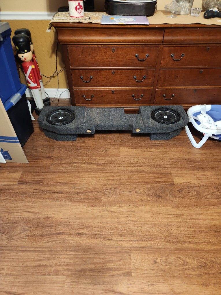 2 Kicker Comp 10s And Sub Box