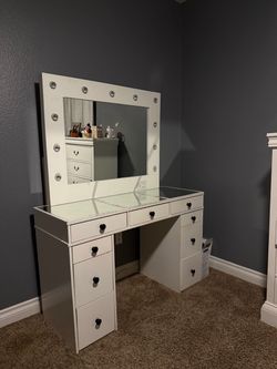 White Vanity with Mirror & Drawers