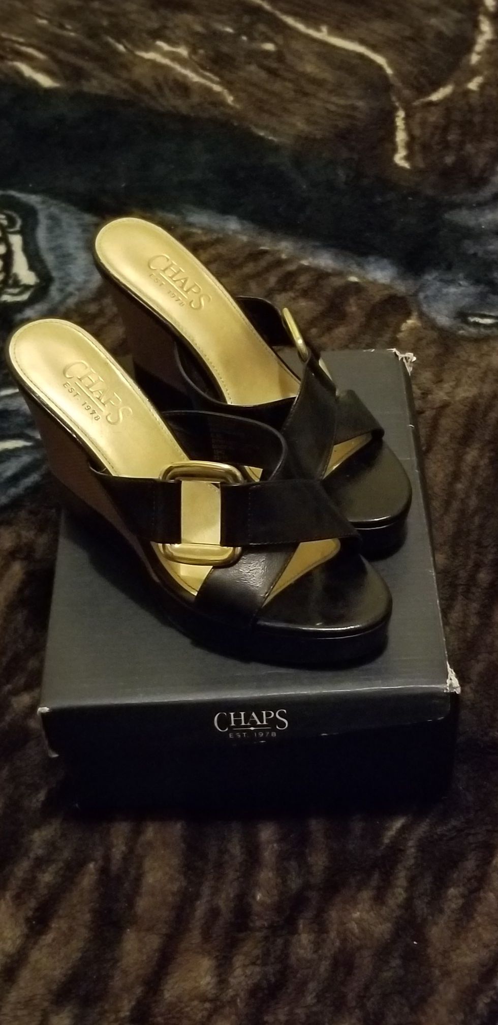 Chaps black wedge size 6