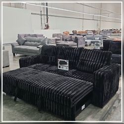 Jumbo corduroy pull out bed new in. Box