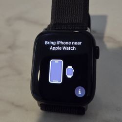 Apple Watch Series 8 45mm With Portable Charger