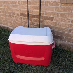 Large Igloo Cooler with Wheels