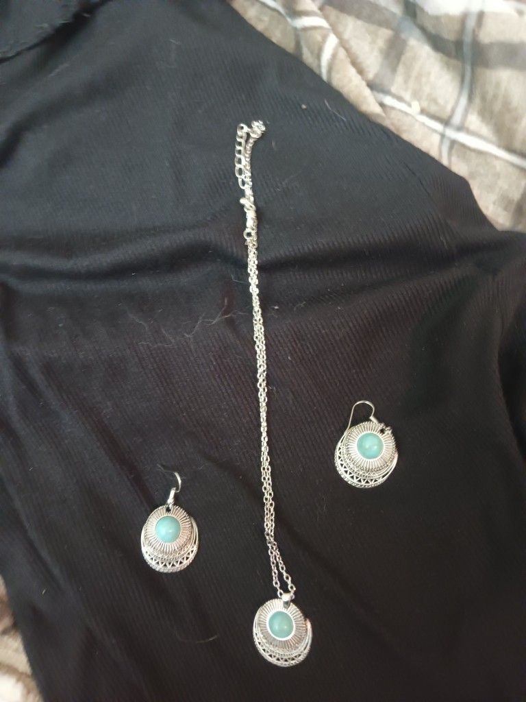 Turquoise Necklace & Earrings Set For Sale