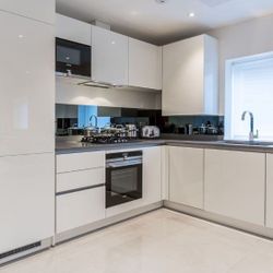 Custom Kitchen Cabinets 