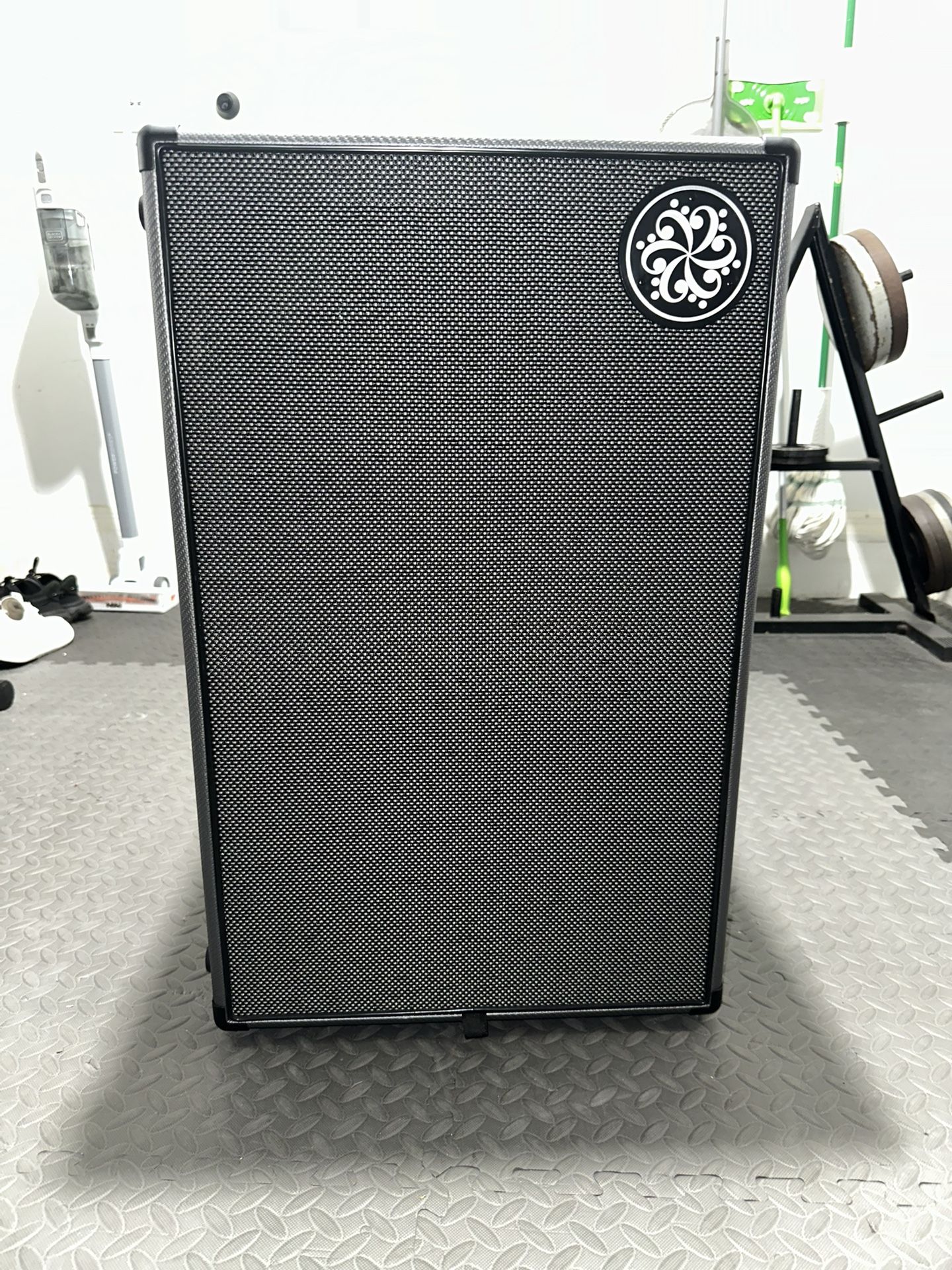 Dark glass 2x12 Bass Can