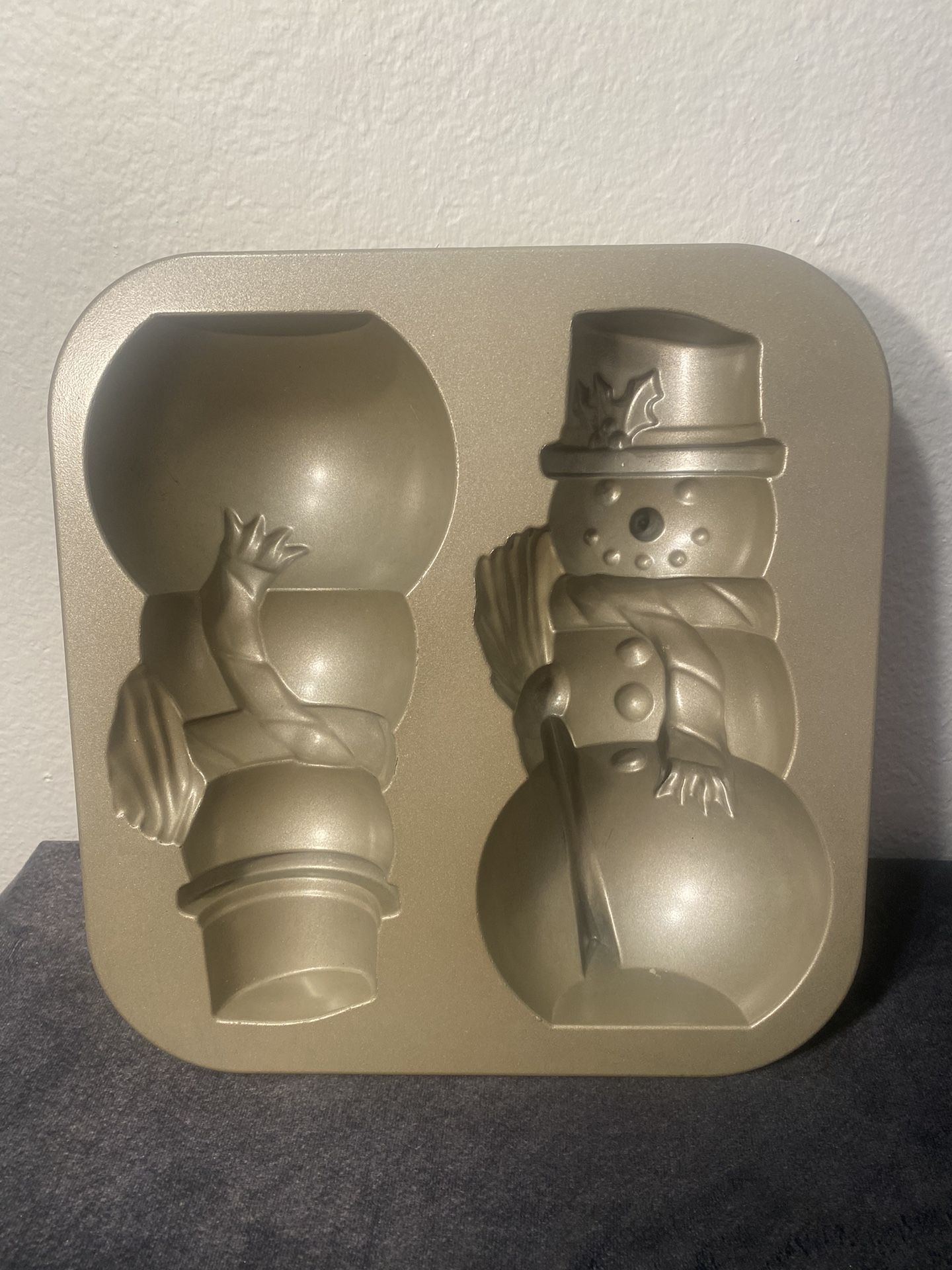 Nordic Ware Snowman Cake Pan