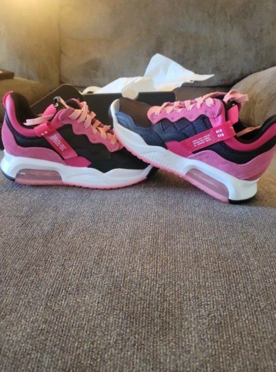 Jordan MA2 6Y Black And Pink , Great Condition Used Few Times