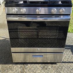 Ge Gas Stove 30w) I Can Help You With Free Delivery Within 10 Miles Distance 