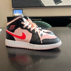 Jordan 1s Mid “Atmosphere”