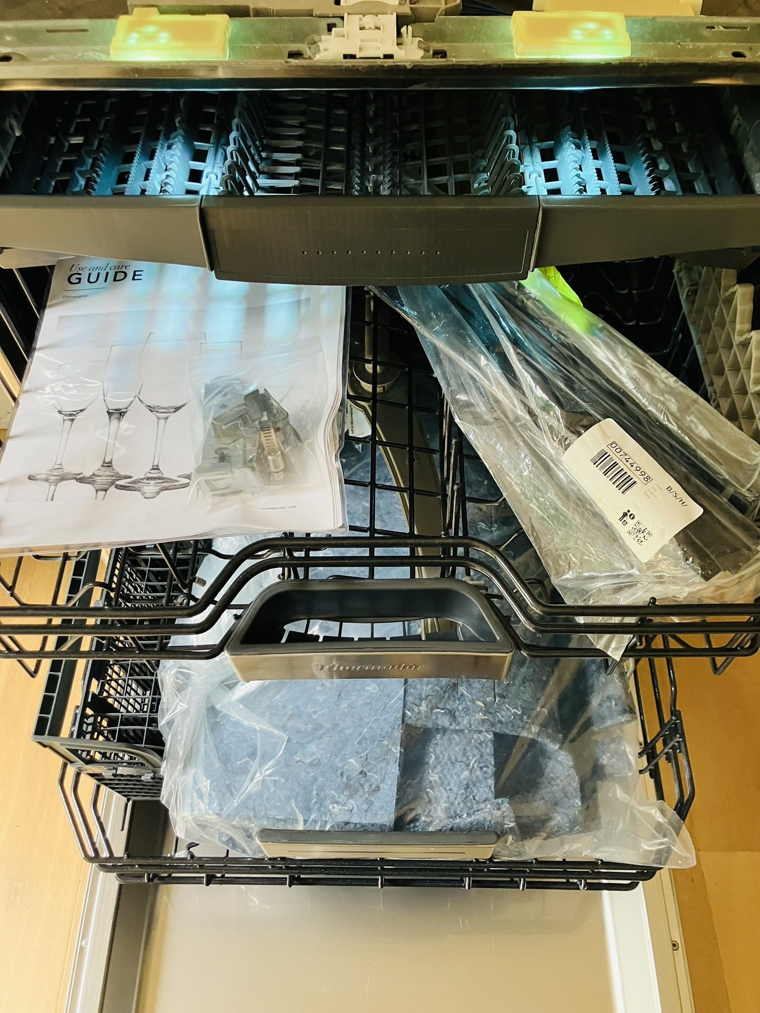 BOSCH/THERMADOR - STAR SAPPHIRE - MASTERPIECE - DISHWASHER