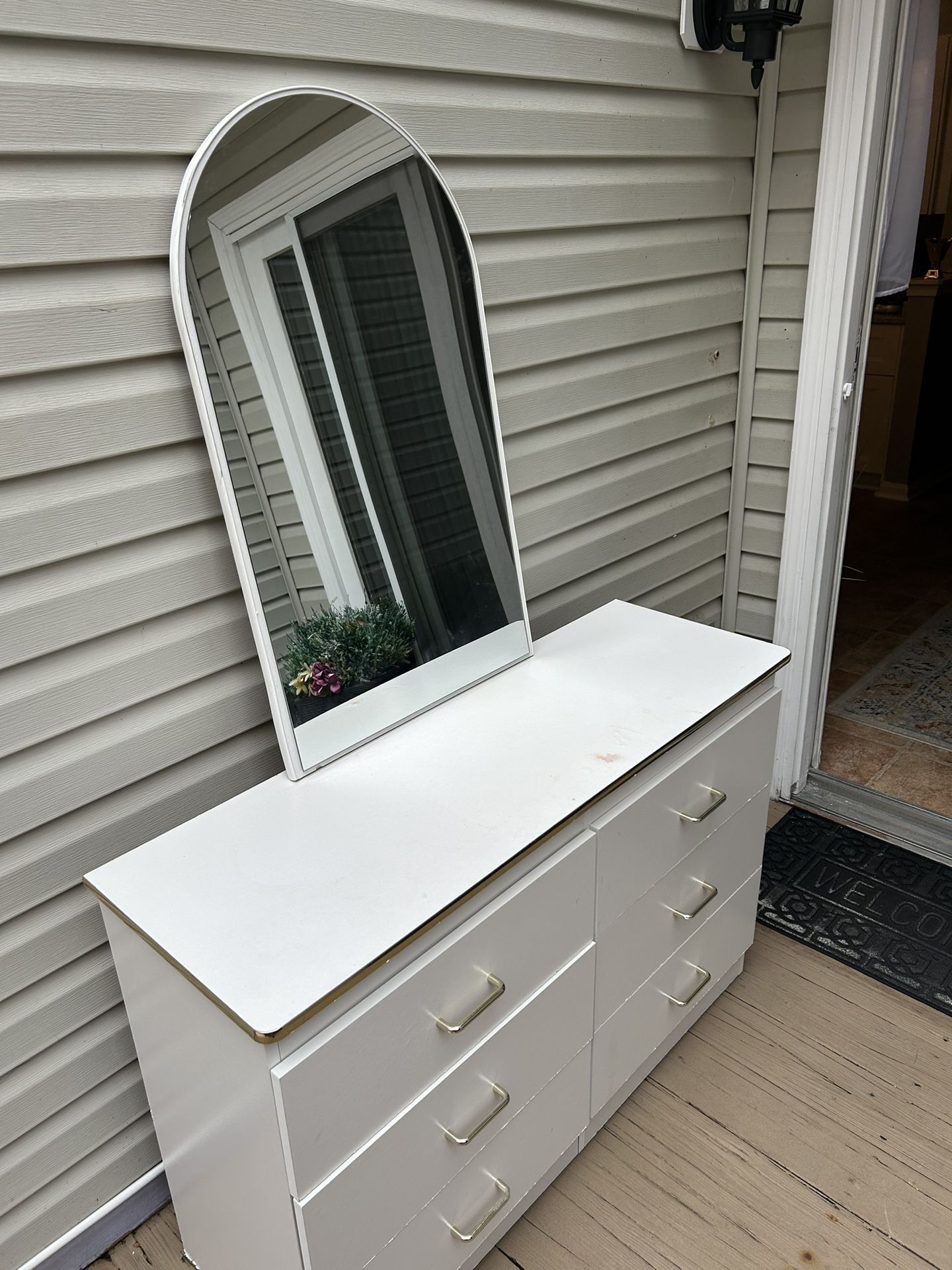 Dresser 6 Drawers N Mirror For Make Up