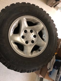 Set of (4) Oem Toyota Tacoma Wheels