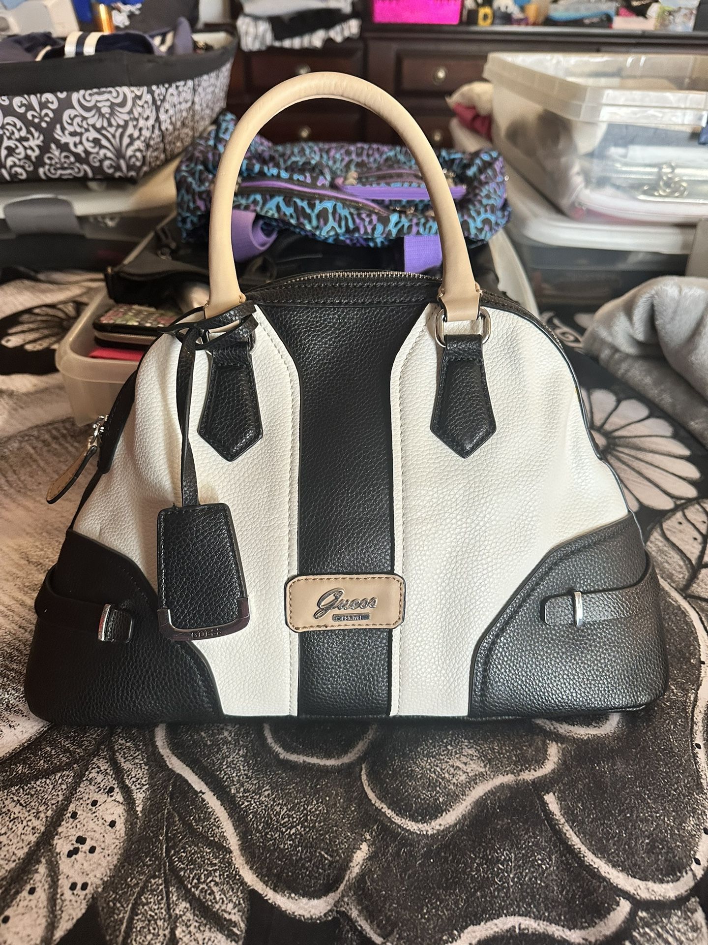 GUESS PURSE