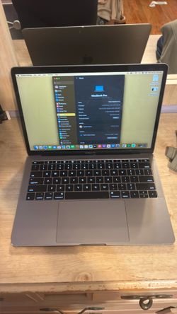 Apple MacBook Pro 13” (2017)
