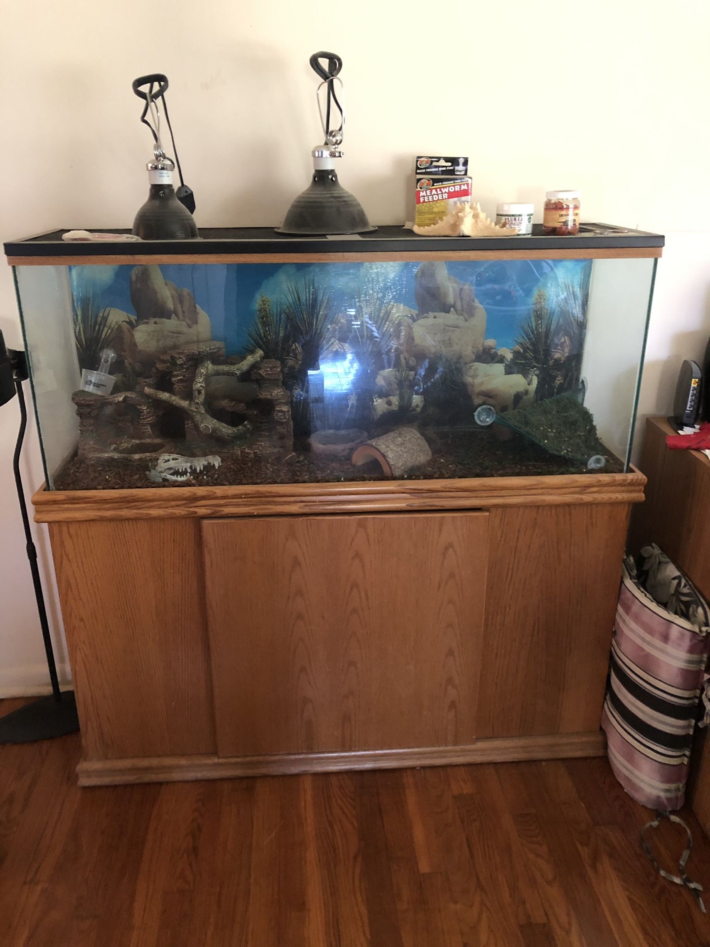 55 gal. Fish tank with many extras.