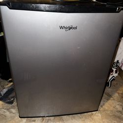 Whirlpool Mini Fridge/freezer