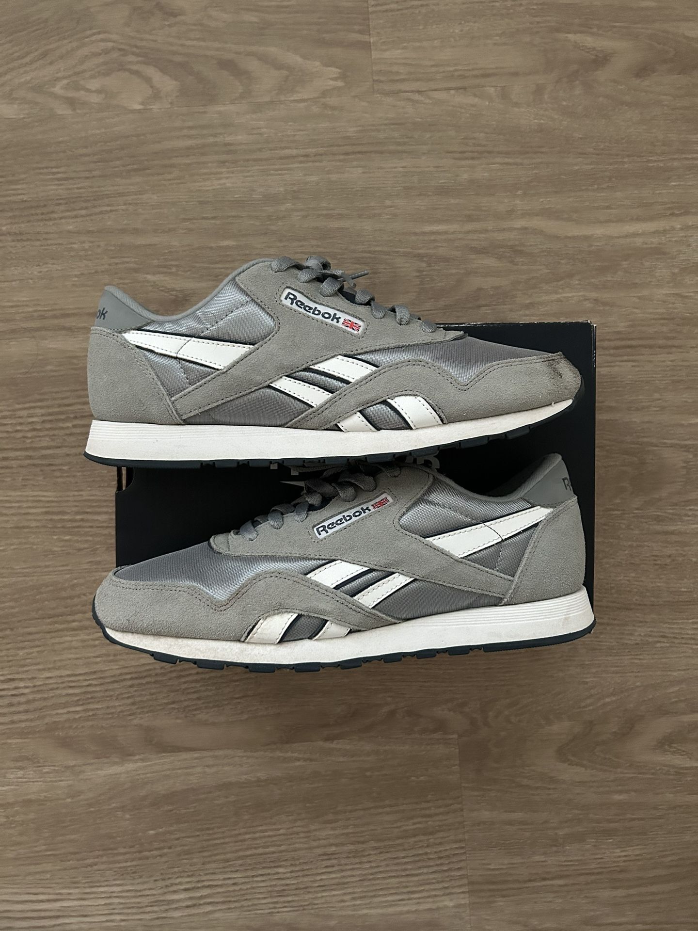 Reebok Classic Nylon Grey Shoes Size 10 Used