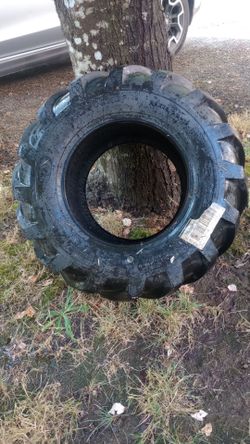 Deestone tractor tire new