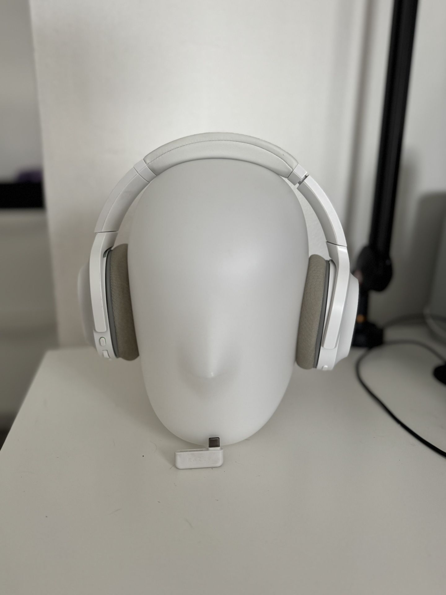 Razer Barracuda Wireless Gaming Headset: 2.4GHz + Bluetooth, Noise-Cancelling Mic, 50mm Drivers, 40Hr Battery - For PC, Playstation, Switch, Android,