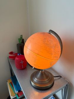 Touch lamp globe