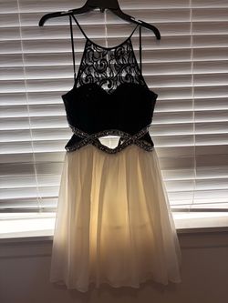 Speechless Black & Ivory Beaded Lace Homecoming Dress Size 9