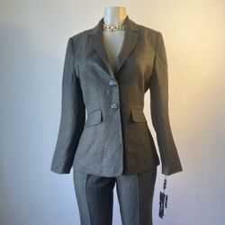 New With Tags Tahari Women’s 2-Piece Pantsuit