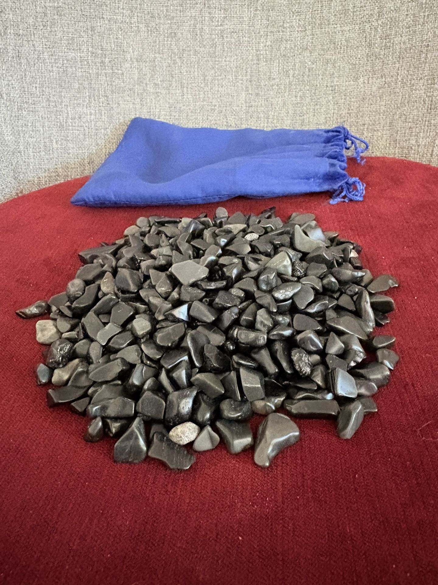 A Pouch with Energy Obsidian (黑曜石)