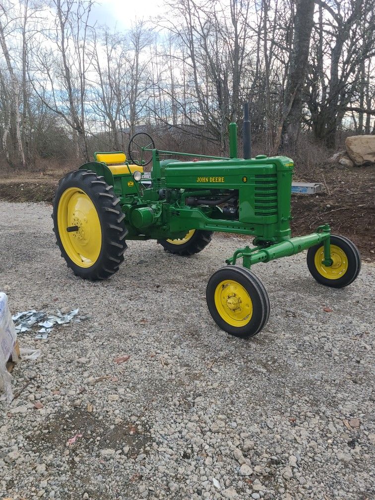 John Deere B