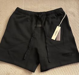 ESSENTIALS BLACK SHORTS
