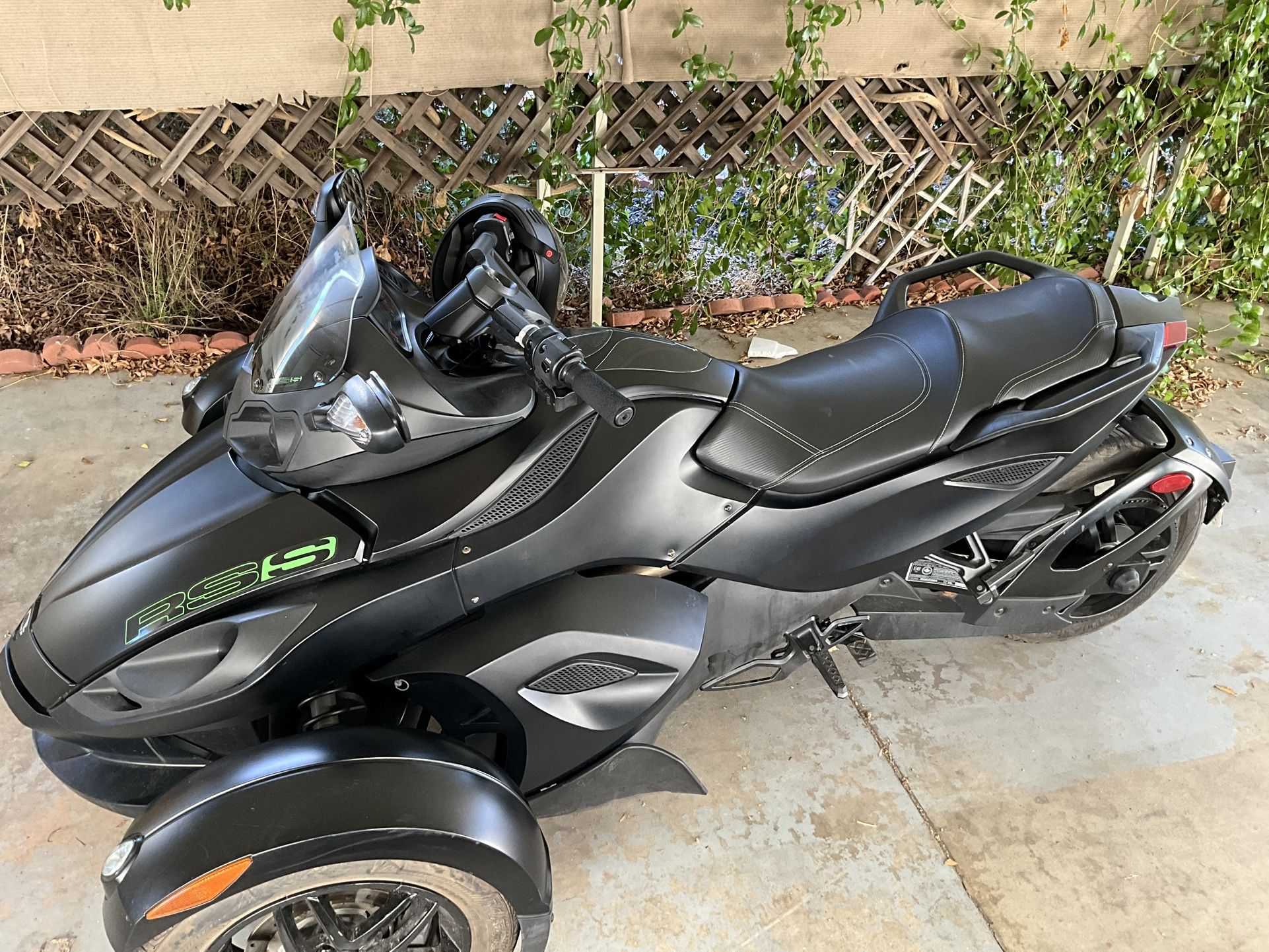 2012 Can am spyder RSS