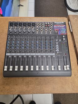 Mackie 1402-VLZ Pro 14 Channel Mixer