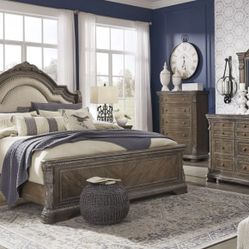 Charmond Brown Queen Sleigh Bedroom Set

