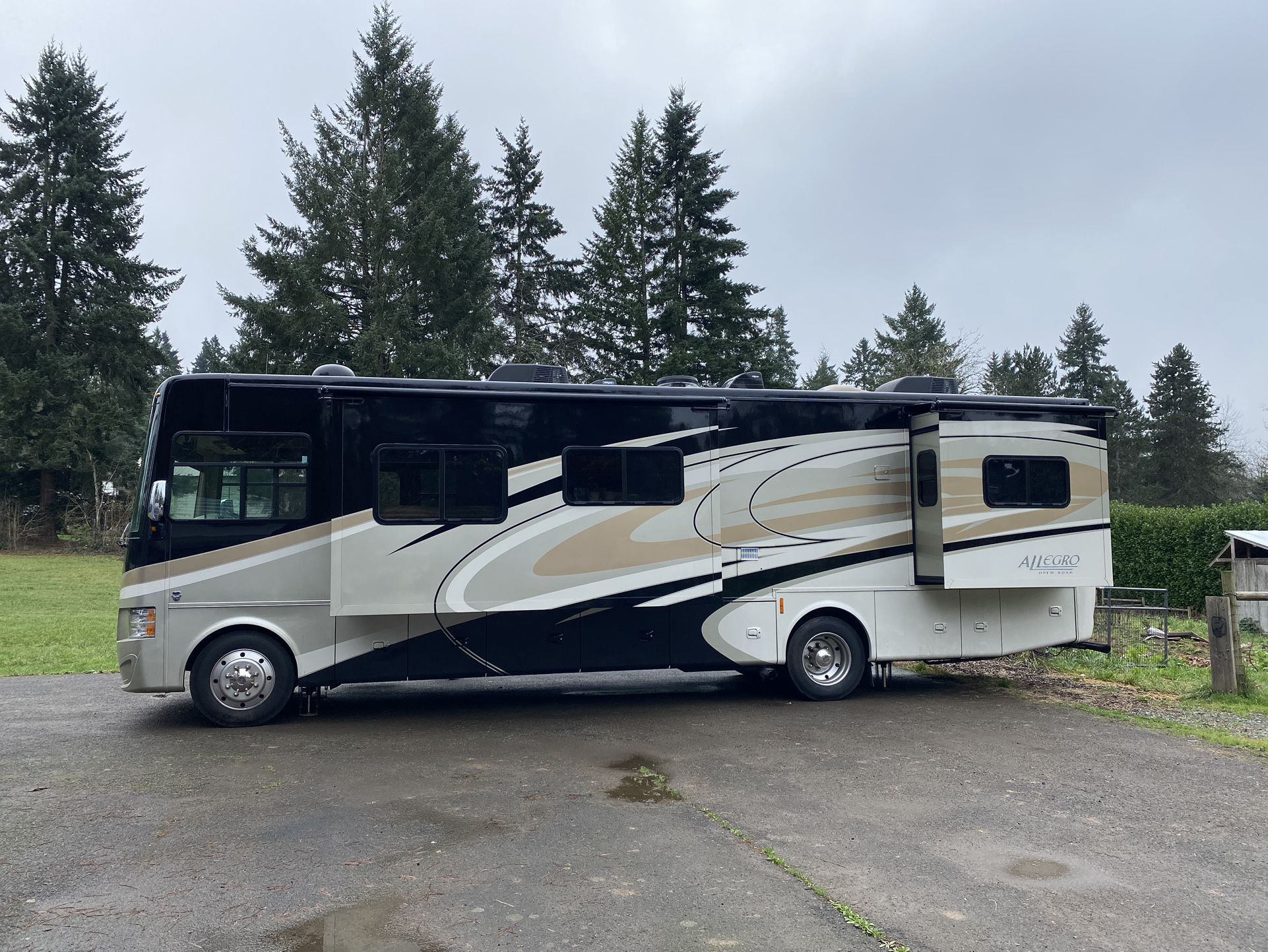 2015 Tiffin Open Road Allegro with bunk beds QBA35