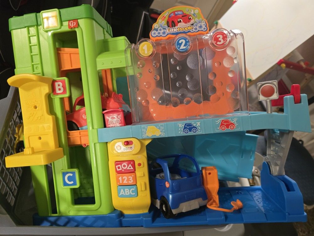 Little People carwash