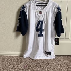 Brand New  NIKE  Cowboys NFL 