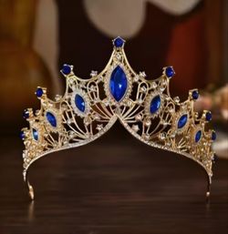 Quinceañera Blue Crown And Gold