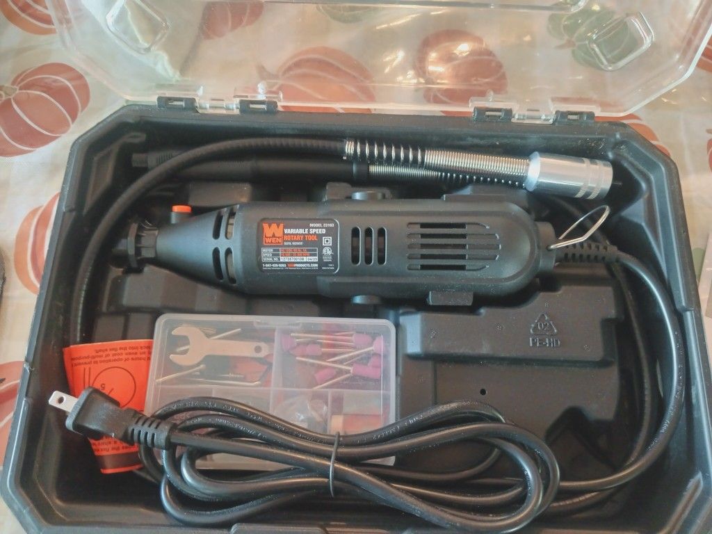 Brand New Variable Speed Dremel Tool W/ 100+ Accessories & Flex Shaft In Case