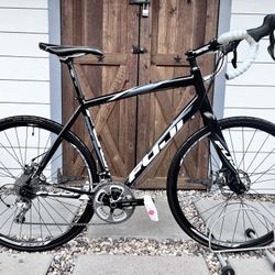 53cm Beautiful Fuji Sportif 2.0 LE Road Bike With Carbon Fiber Components