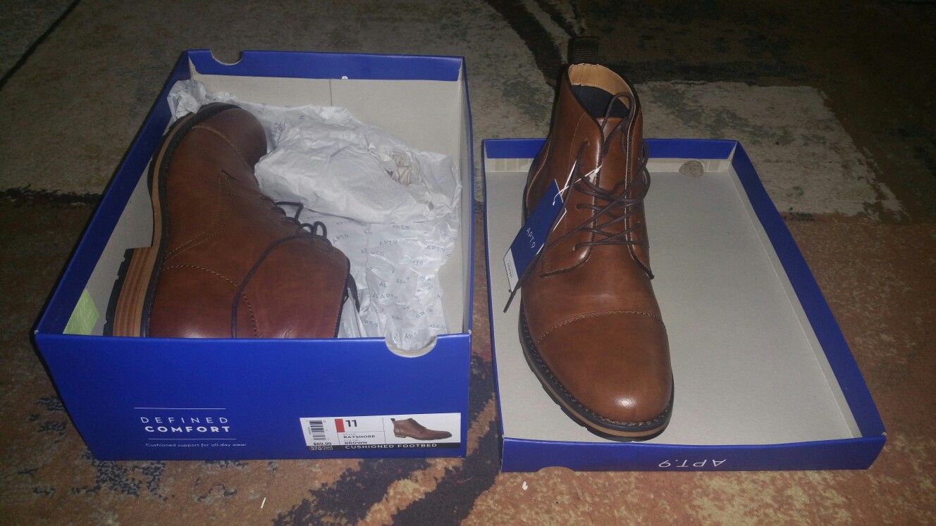 Mens size 11 boots brand new!