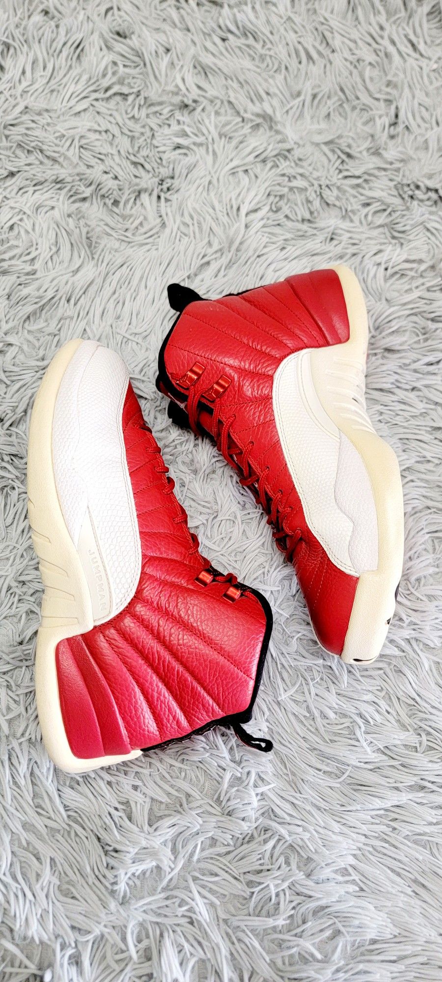 Size 8 Air Jordan 12 Retro Gym Red 2016 130690-600.
