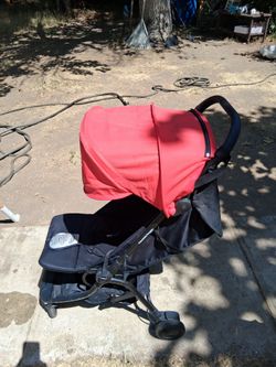!! Baby Stroller By Mountain Buggy Firm Price