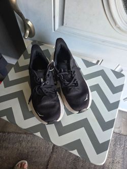 HOKAS IN EXCELLENT condition size9.5B message when ready to pickup its a great deal Rancho&Mill Colton