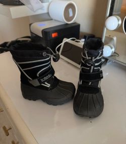 Toddler snow boots