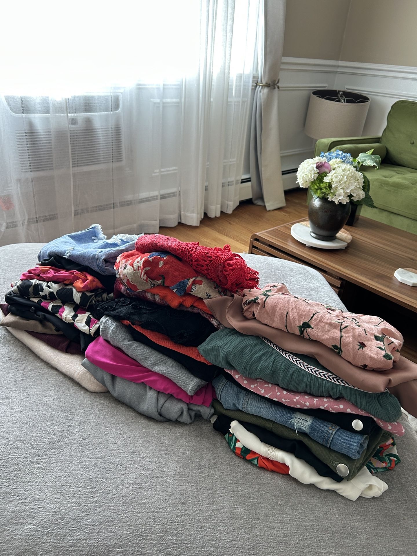Women's Clothing Lot 30 Items