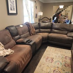 SECTIONAL COUCH W/ THREE RECLINERS!