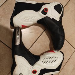  Dainese Motorcycle Boots Brand New 