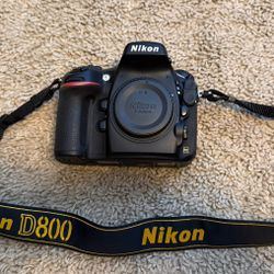 Nikon D800 (2,305 Shutter Count)
