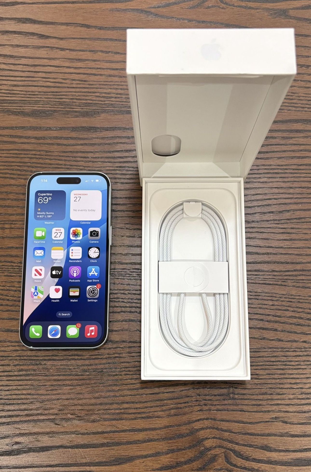 iPhone 16 White