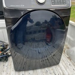 Samsung ELECTRIC Dryer With Steam Option